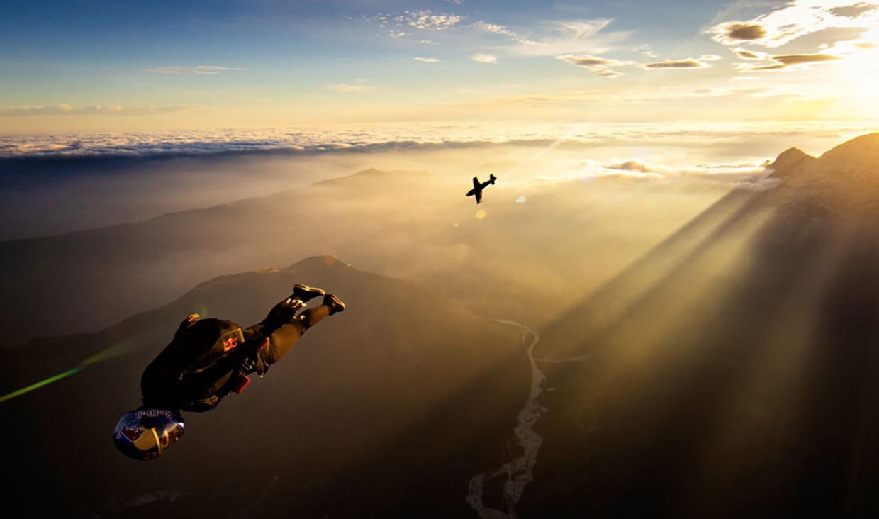 Skydiver Maja Kuczynska Si Cantik Melawan Angin